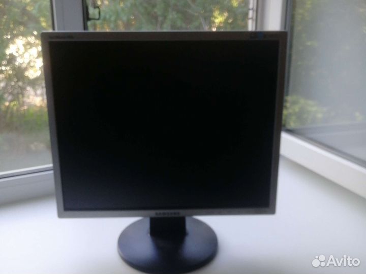 Монитор Samsung