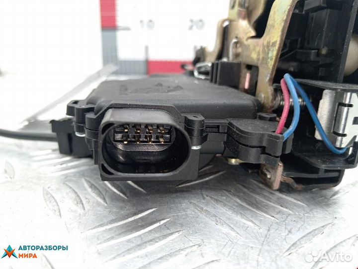 Замок двери передней левой Volkswagen Golf 4 2001