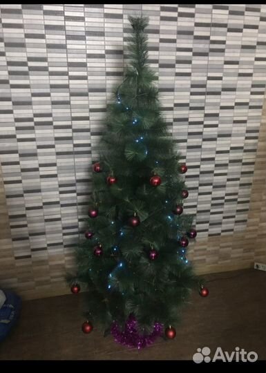 Елка искусственная с игрушками и герляндой в компл