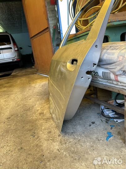 Лада largus задняя левая дверь