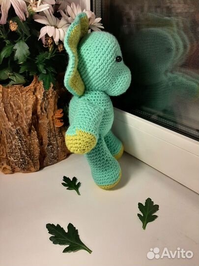 Вязаная игрушка динозаврик