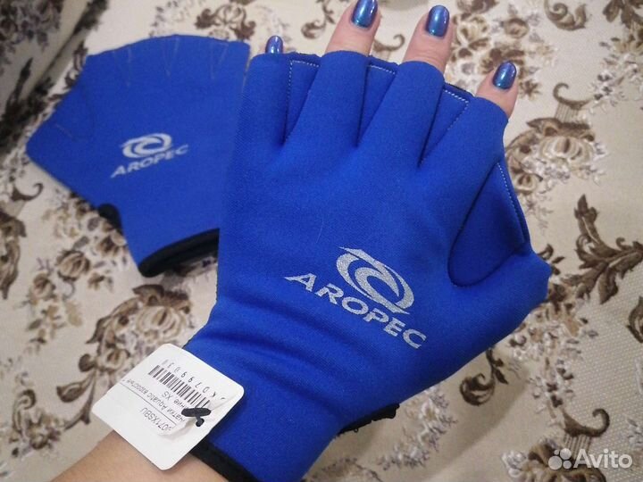 Перчатки для плавания