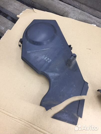 Крышка двигателя audi