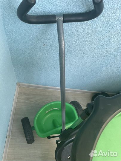 Детский велосипед с ручкой