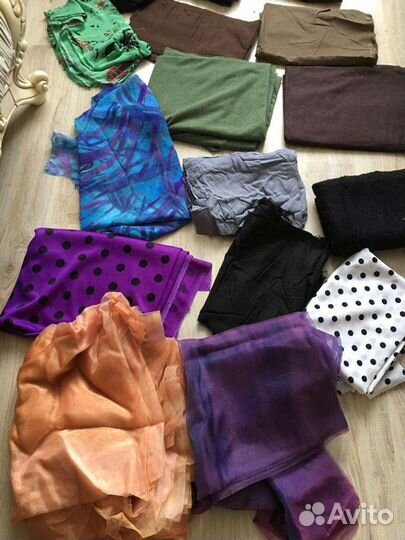 Отрезы ткани, нитки, кружева