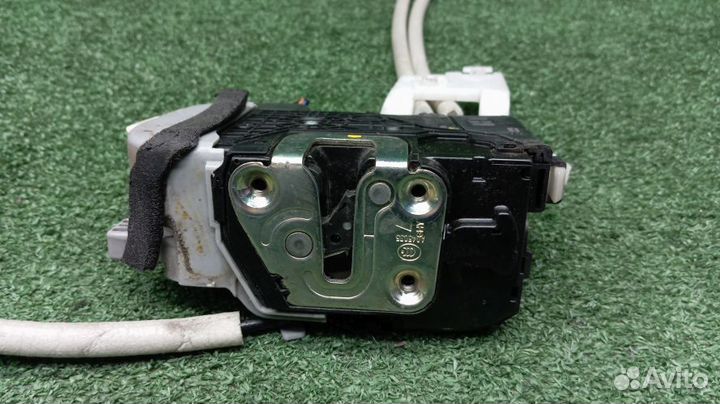 Замок двери Kia Sportage Левый Передний