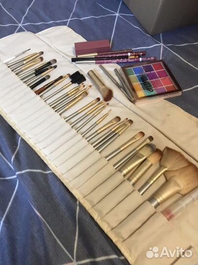 Кисти для макияжа и косметика