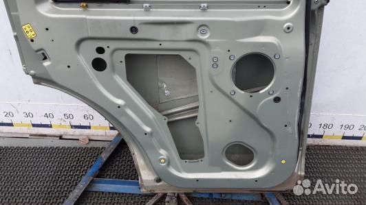 Дверь задняя левая land rover discovery 3 (2NN11FG