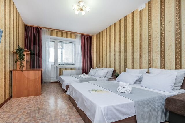 2-к. квартира, 63 м², 2/10 эт.