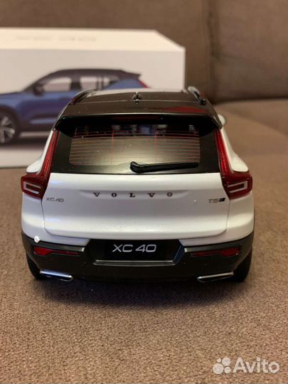 Volvo xc40. 2022г. 1/18