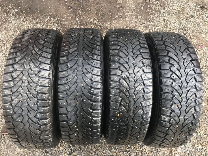 Pirelli Formula Ice 215/65 R16