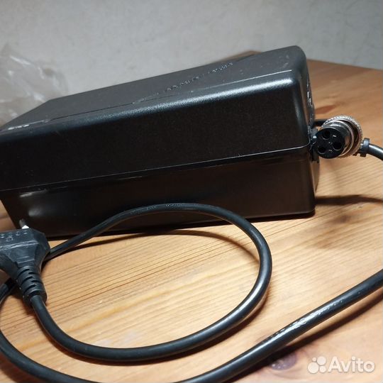 Зарядное устройство для электросамоката