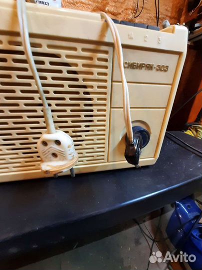 Трехпрограммный приемник сибиряк 303 / СССР приёмн