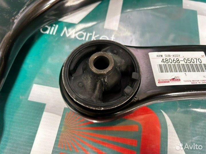 Рычаги передние передние Toyota Avensis AZT250