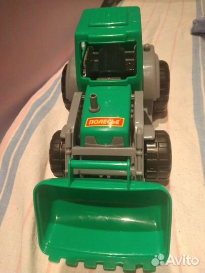 Детские игрушки трактор