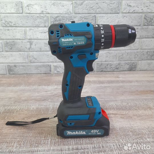 Бесщеточный шуруповерт makita