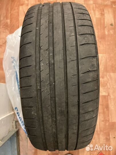 Michelin Pilot Sport 4 215/55 R17
