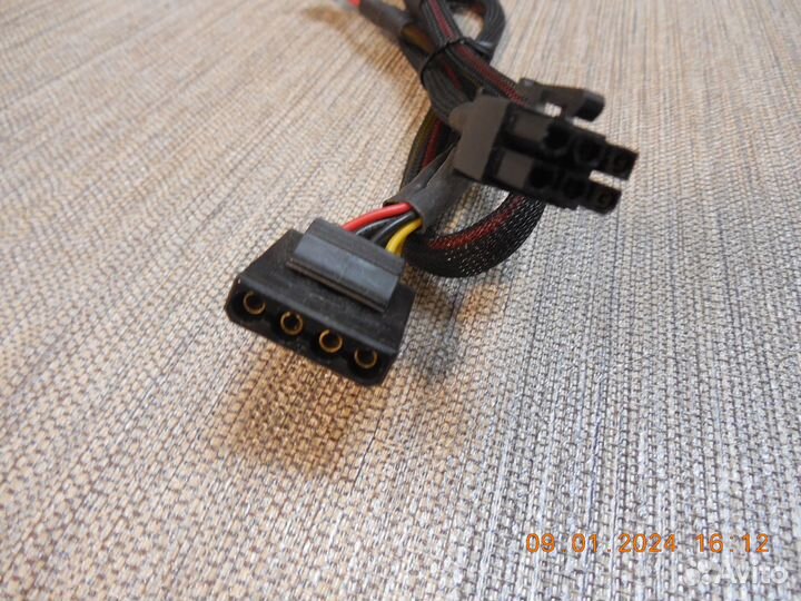 Кабель 6 Pin + 2 х 4-Pin molex 