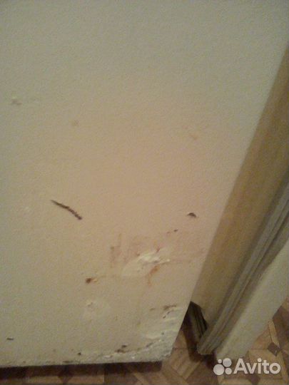 Холодильник б/у, требующий ремонта