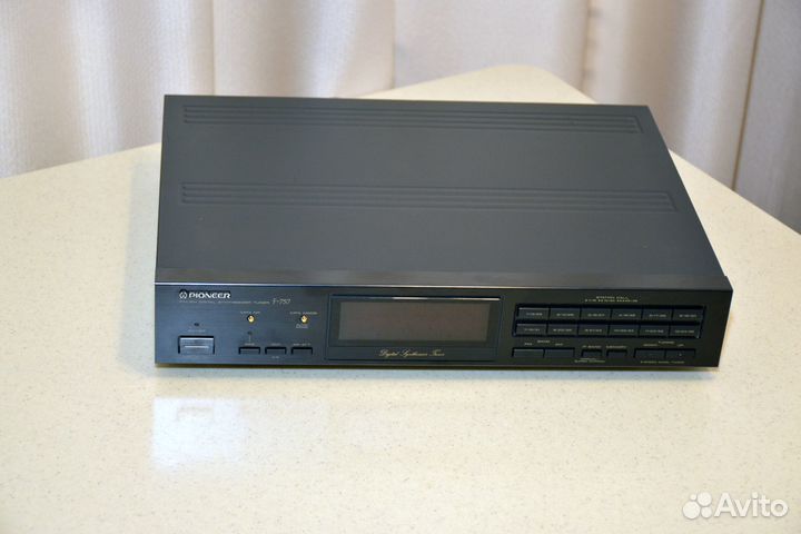 Тюнер Pioneer F-757