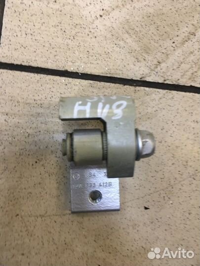 Петля двери задняя правая Skoda Octavia A5 BSE