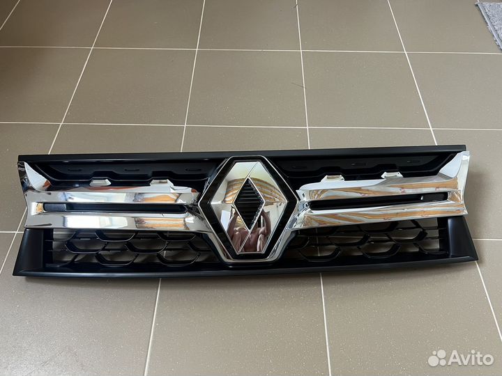 Решетка радиатора Renault Duster 1 2015-2020