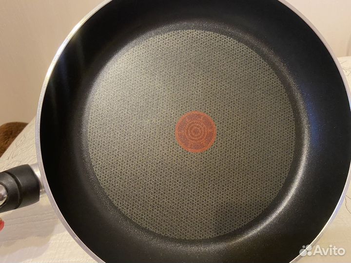 Сковорода Tefal 28 см