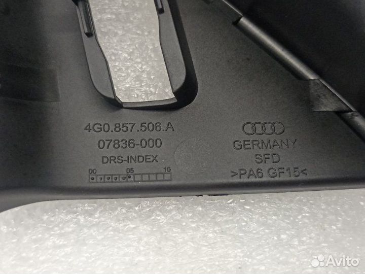 Накладка крепления зеркала передняя правая Audi A6