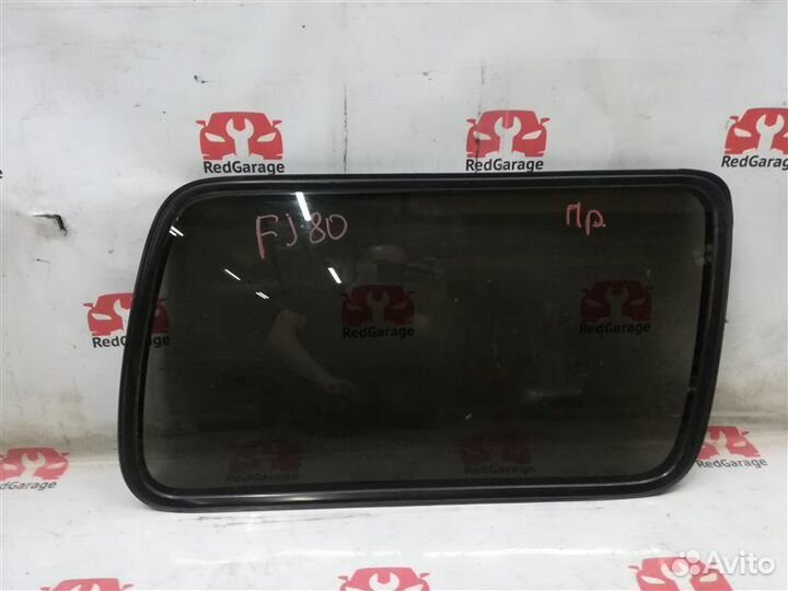 Стекло багажника заднее правое Toyota Land Cruiser