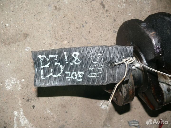 Коленвал Volkswagen Passat B3 1,8 л ABS