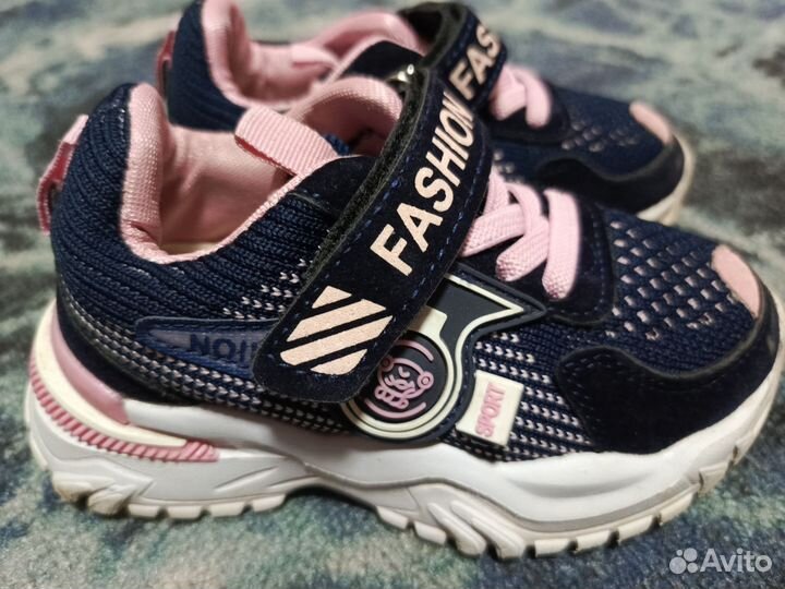 Кроссовки детские