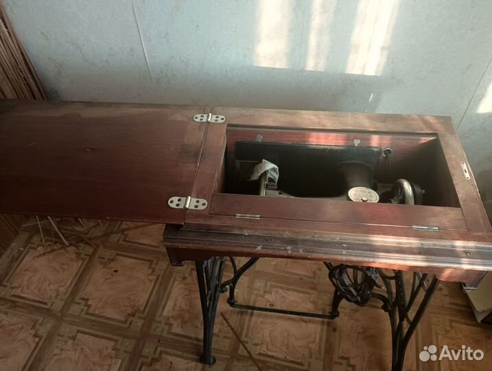 Немецкая старинная швейная машинка