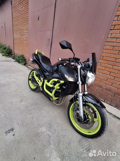 Suzuki GSR 600