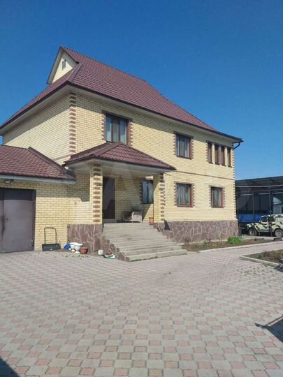 Коттедж 300 м² на участке 18 сот.