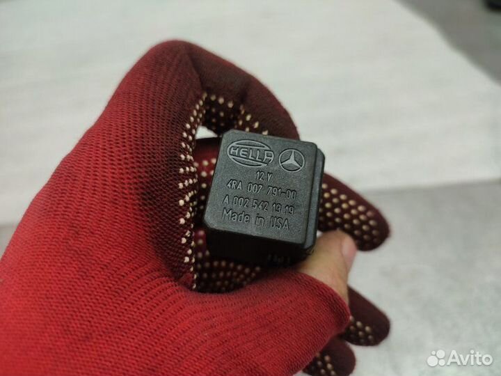 Реле Mercedes W221 2008