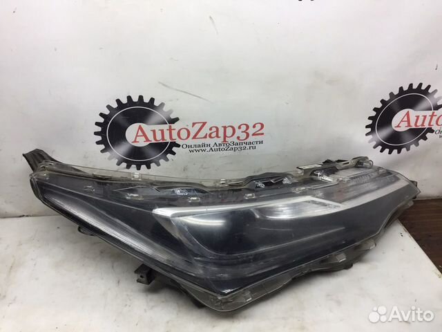 Фара правая Toyota Corolla E180