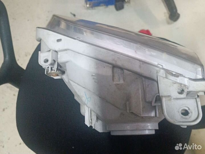 Фара toyota tundra