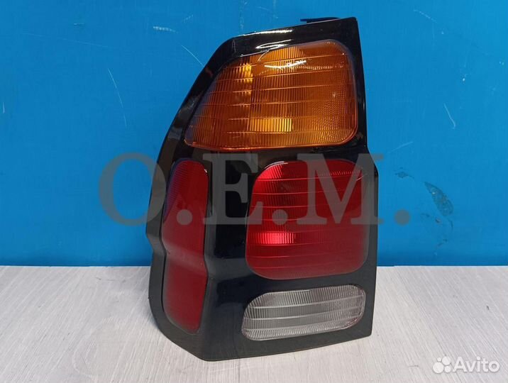 Фонарь левый задний в крыло MB Pajero Sport