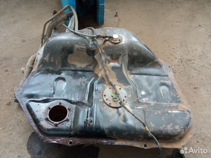 Топливный бак Mitsubishi Galant 8