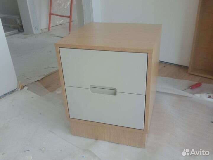 Тумба прикроватная