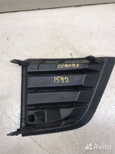 Решетка в бампер под птф левая Toyota Corolla