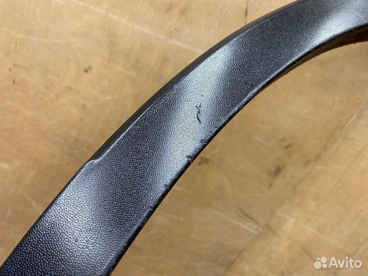 Накладка крыла заднего правого Volkswagen Touareg