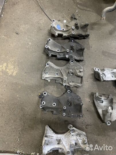 Кронштейн гур,генератора logan sandero