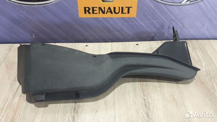 Обшивка багажника Renault laguna 2 Прав