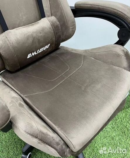 Офисное кресло (геймерское). Кресло для директора