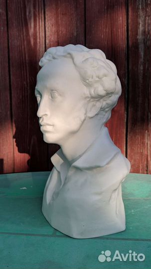 Бюст Пушкина лфз
