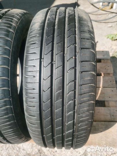 Kumho Ecsta HS51 215/55 R17