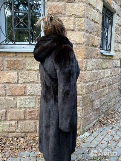 Шубка норковая с капюшоном, р.50