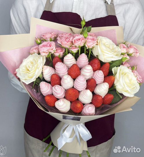 Клубничнвй букет в шоколаде