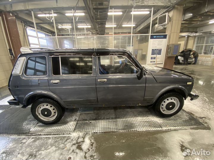 LADA 4x4 (Нива) 1.7 МТ, 2004, 100 000 км